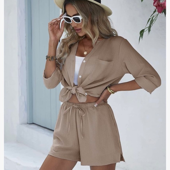 Amazon Two Piece Set - Picture 1 of 3